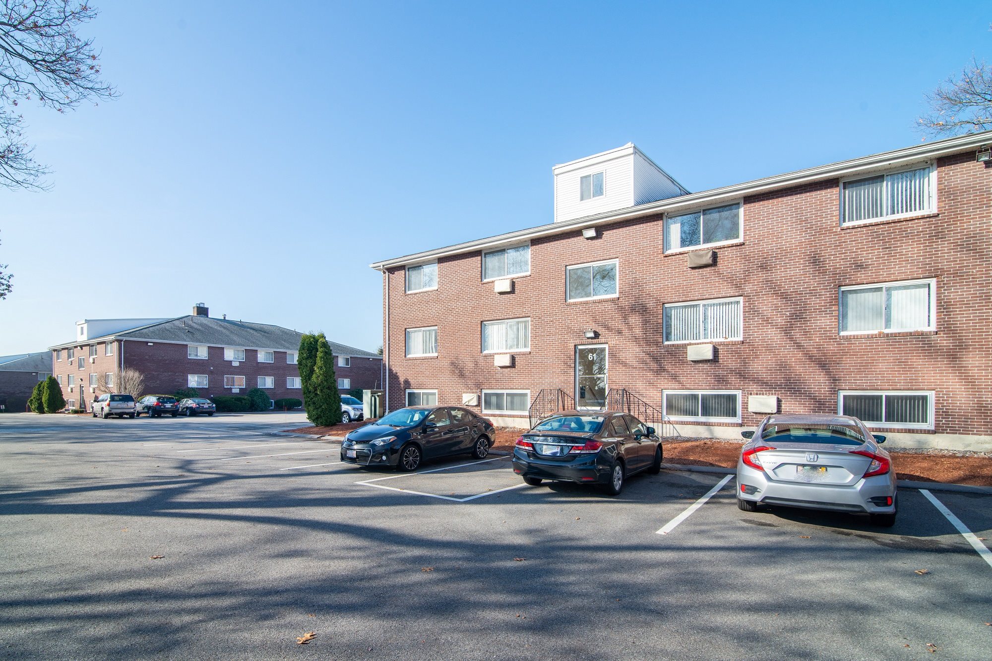 Lowell, MA Student Apartments Studio 12 Beds Photos Meadow Lane
